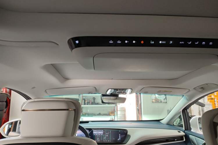 Used Buick Century 2025 2.0T Seven-Seater Yinshi Edition Headliner
