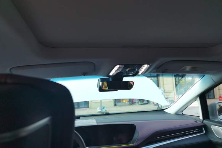 Used Buick Century 2025 2.0T Seven-Seater Yinshi Edition Headliner