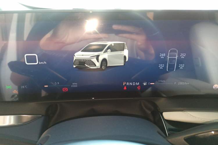 Used Buick Century 2025 2.0T Six-Seater YinShi Edition Instrument Cluster