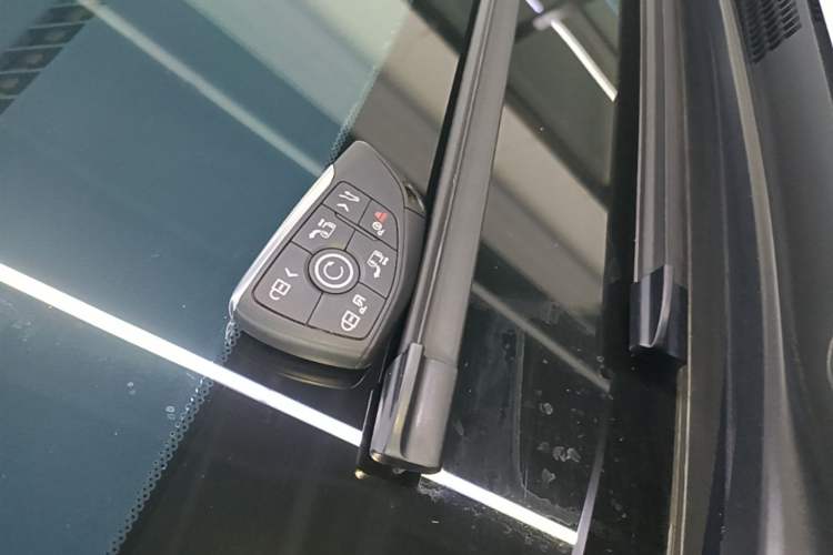 Used Buick Century 2025 2.0T Seven-Seater Yinshi Edition Interior 1