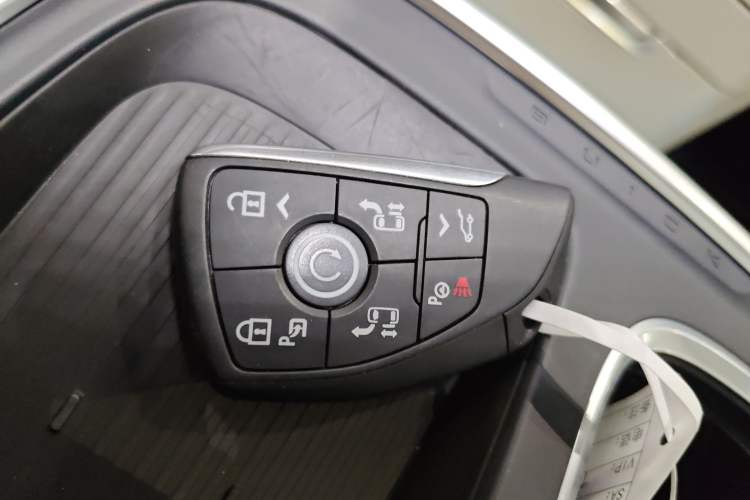 Used Buick Century 2025 2.0T Seven-Seater Yinshi Edition Interior 1