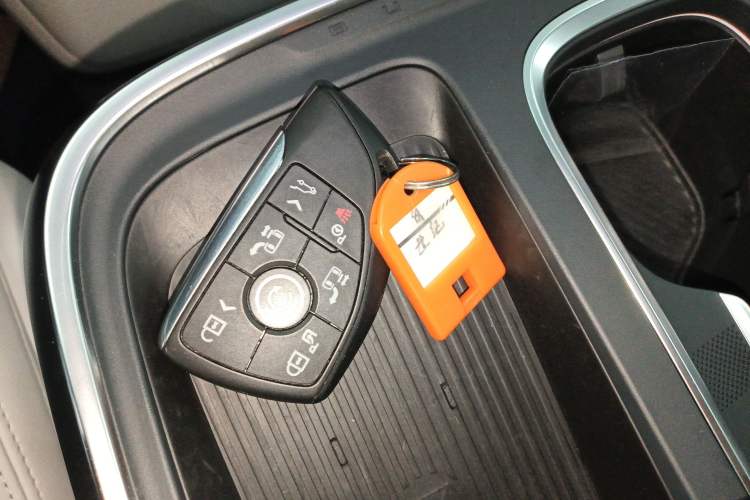 Used Buick Century 2025 2.0T Seven-Seater Yinshi Edition Interior 1
