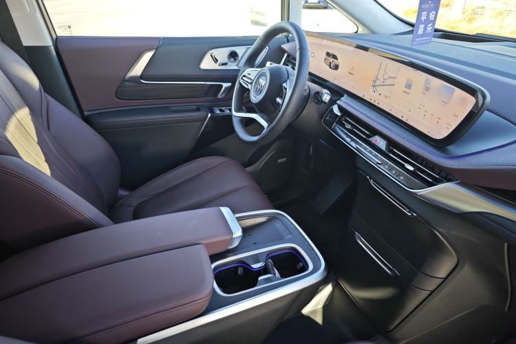 Used Buick Century 2025 2.0T Six-Seater YinShi Edition Interior 11