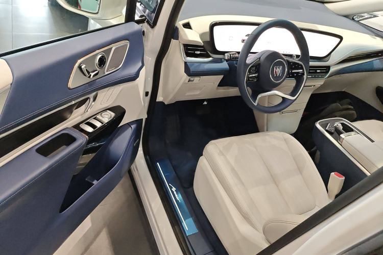 Used Buick Century 2025 2.0T Seven-Seater Yinshi Edition Interior 3