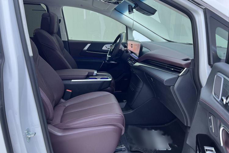 Used Buick Century 2025 2.0T Seven-Seater Yinshi Edition Interior 5
