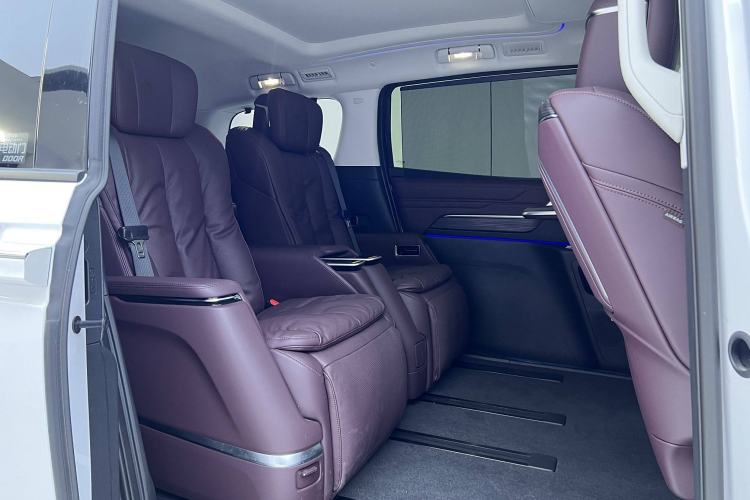 Used Buick Century 2025 2.0T Seven-Seater Yinshi Edition Interior 6