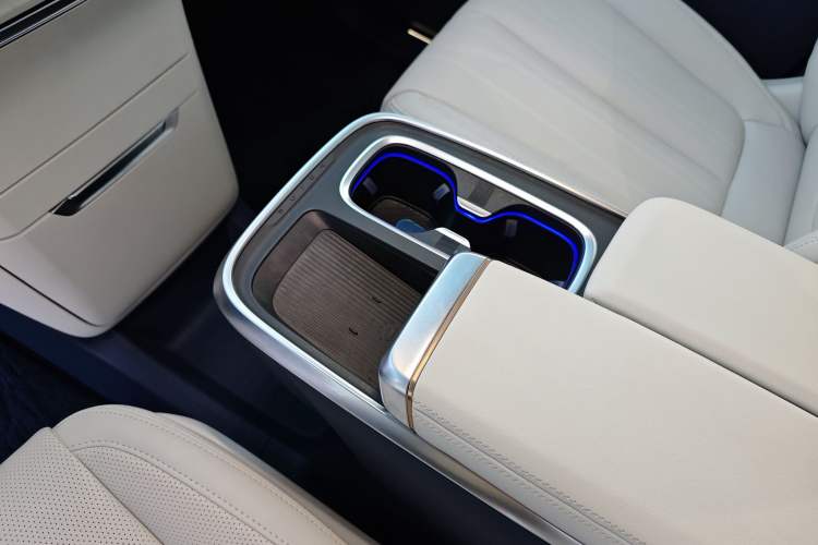 Used Buick Century 2025 2.0T Six-Seater YinShi Edition Interior 6