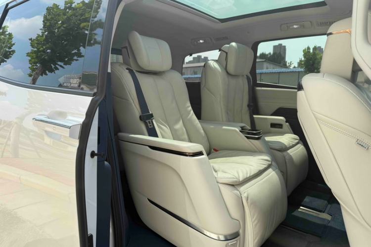 Used Buick Century 2025 2.0T Six-Seater YinShi Edition Interior 8