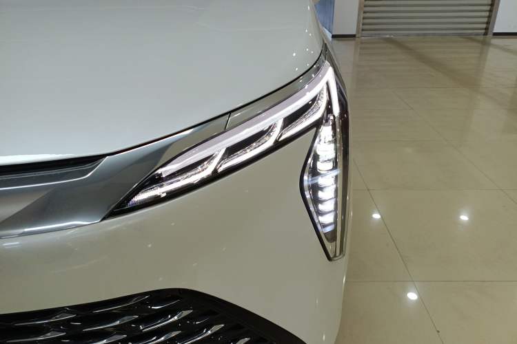 Used Buick Century 2025 2.0T Seven-Seater Yinshi Edition Left Front Headlight