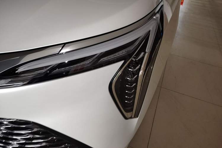 Used Buick Century 2025 2.0T Six-Seater YinShi Edition Left Front Headlight