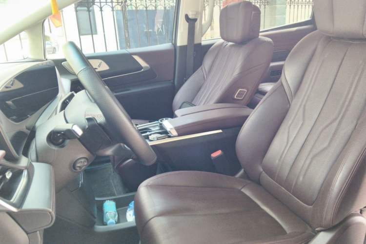 Used Buick Century 2025 2.0T Six-Seater YinShi Edition Left Front Seat