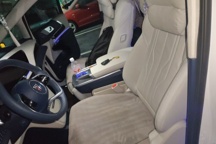 Used Buick Century 2025 2.0T Seven-Seater Yinshi Edition Left Front Seat