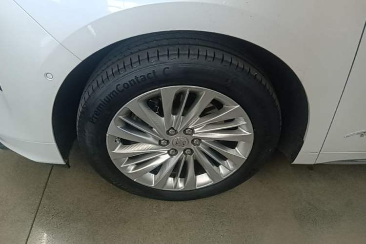 Used Buick Century 2025 2.0T Six-Seater YinShi Edition Left Front Wheel Hub