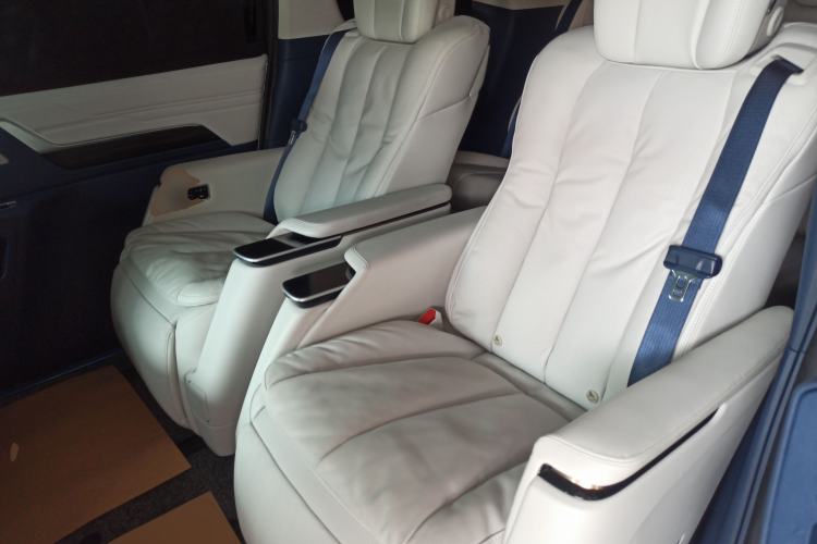 Used Buick Century 2025 2.0T Six-Seater YinShi Edition Left Rear Seat
