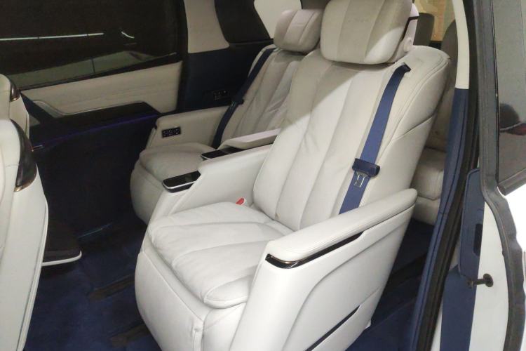Used Buick Century 2025 2.0T Six-Seater YinShi Edition Left Rear Seat
