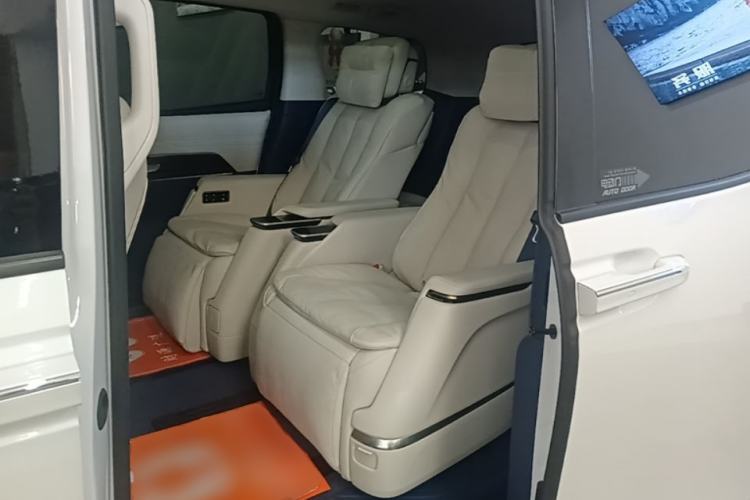 Used Buick Century 2025 2.0T Six-Seater YinShi Edition Left Rear Seat