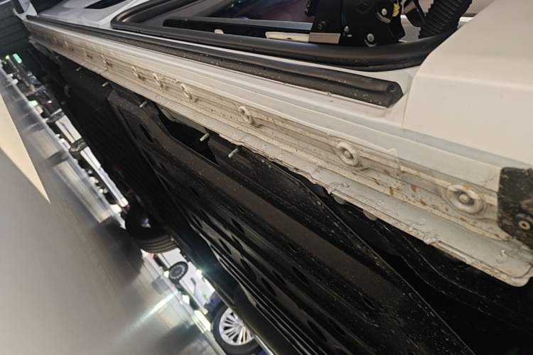 Used Buick Century 2025 2.0T Six-Seater YinShi Edition Left Side Sill