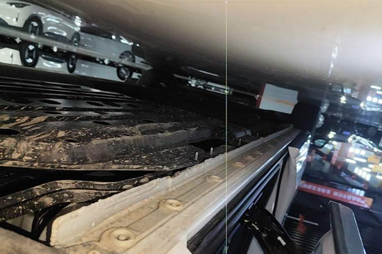 Used Buick Century 2025 2.0T Six-Seater YinShi Edition Left Side Sill
