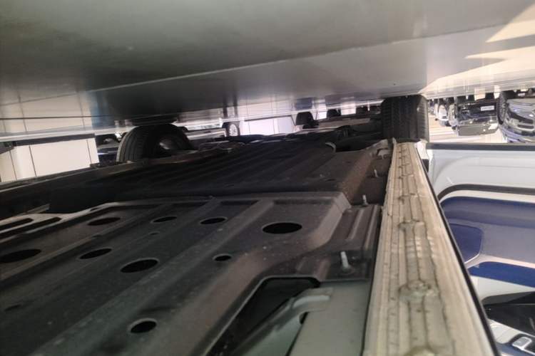 Used Buick Century 2025 2.0T Six-Seater YinShi Edition Left Side Sill