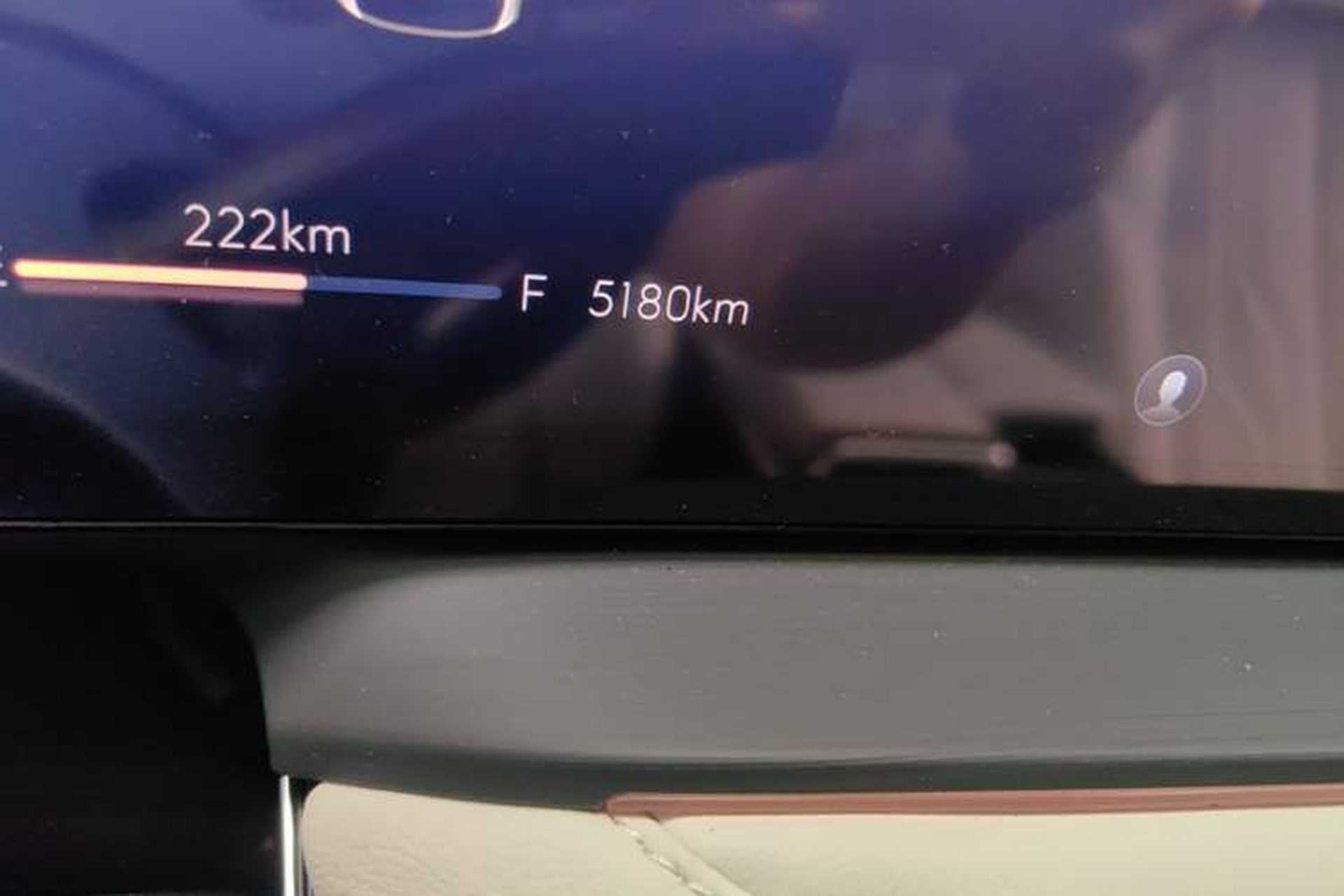 Used Buick Century 2025 2.0T Seven-Seater Yinshi Edition Odometer Close Up