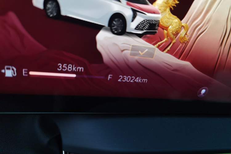 Used Buick Century 2025 2.0T Seven-Seater Yinshi Edition Odometer Close Up