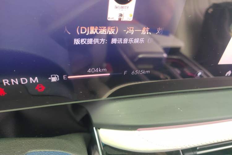 Used Buick Century 2025 2.0T Seven-Seater Yinshi Edition Odometer Close Up