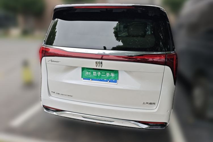 Used Buick Century 2025 2.0T Seven-Seater Yinshi Edition Rear