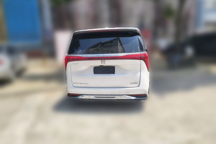 Used Buick Century 2025 2.0T Seven-Seater Yinshi Edition Rear