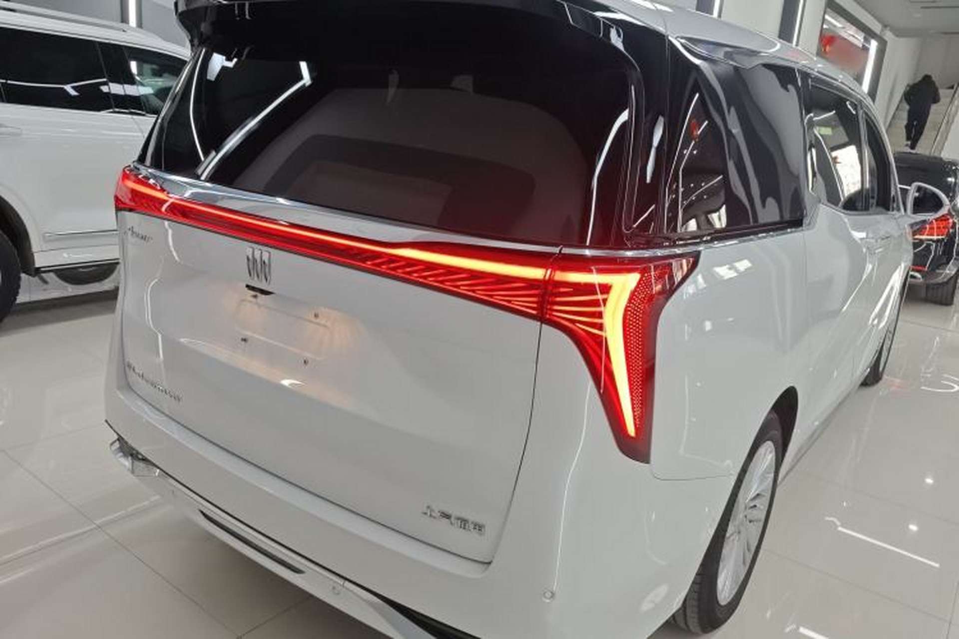 Used Buick Century 2025 2.0T Six-Seater YinShi Edition Rear