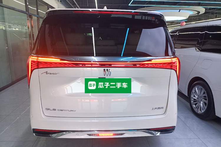 Used Buick Century 2025 2.0T Seven-Seater Yinshi Edition Rear