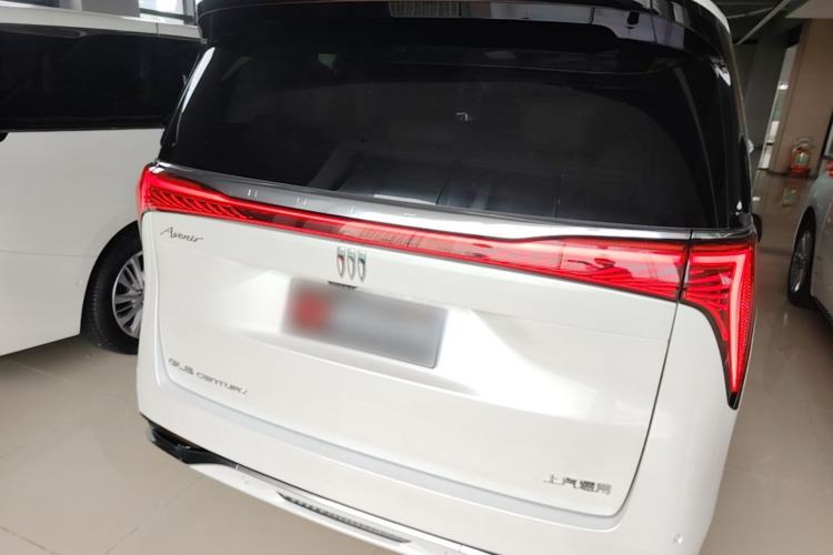 Used Buick Century 2025 2.0T Seven-Seater Yinshi Edition Rear