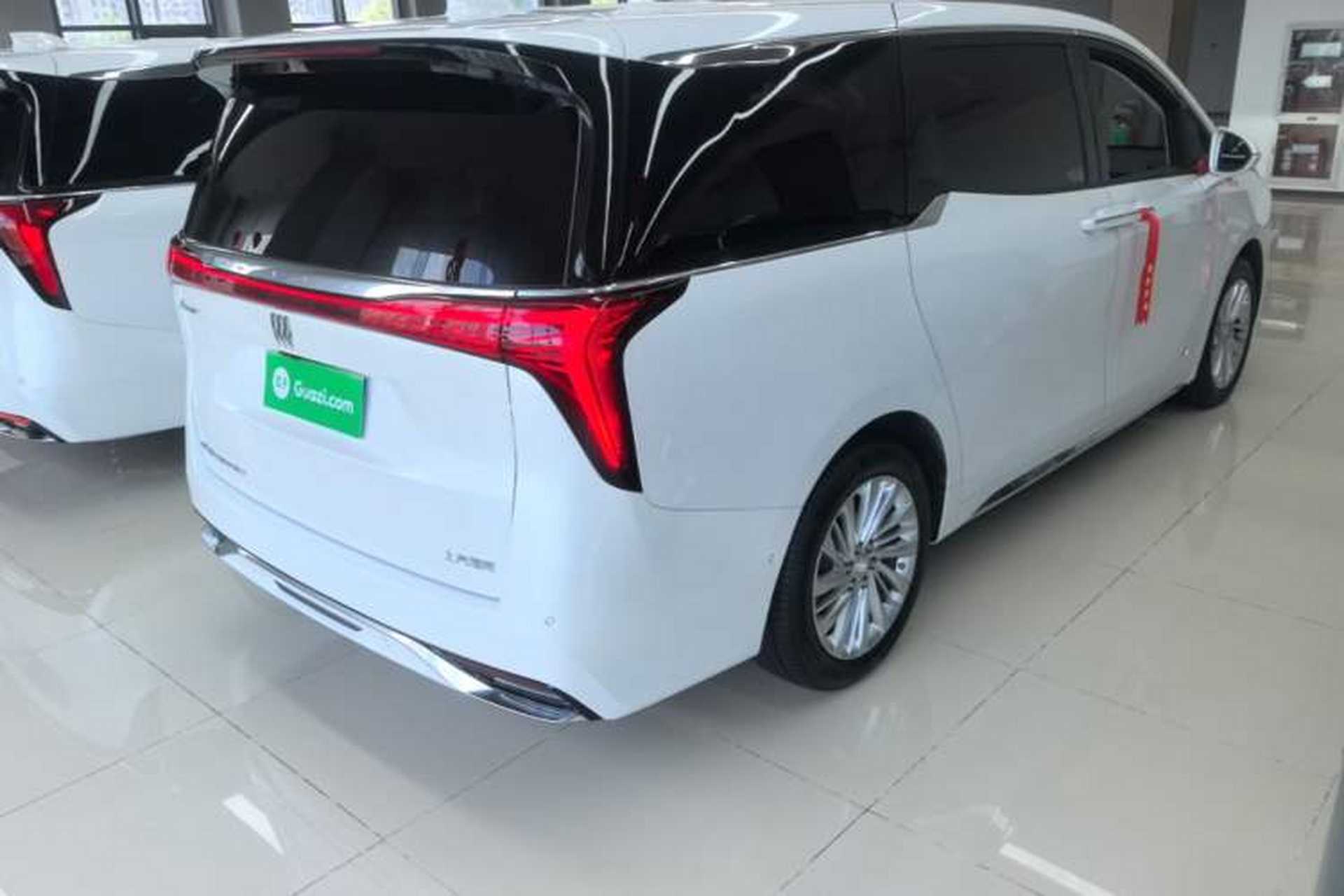 Used Buick Century 2025 2.0T Seven-Seater Yinshi Edition Rear Right 45 Deg