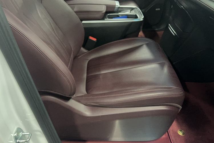 Used Buick Century 2025 2.0T Seven-Seater Yinshi Edition Right Front Seat