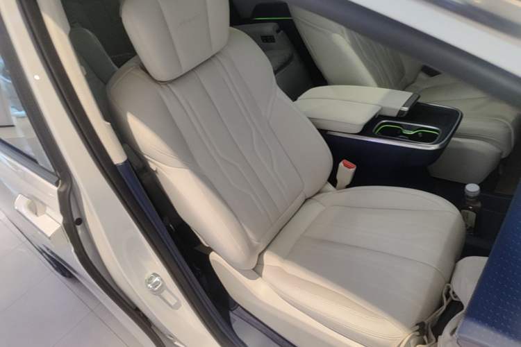 Used Buick Century 2025 2.0T Six-Seater YinShi Edition Right Front Seat