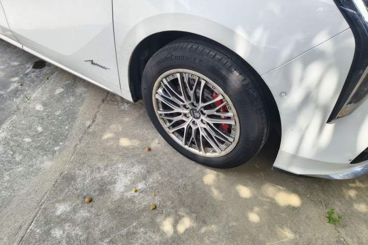 Used Buick Century 2025 2.0T Seven-Seater Yinshi Edition Right Front Wheel Hub