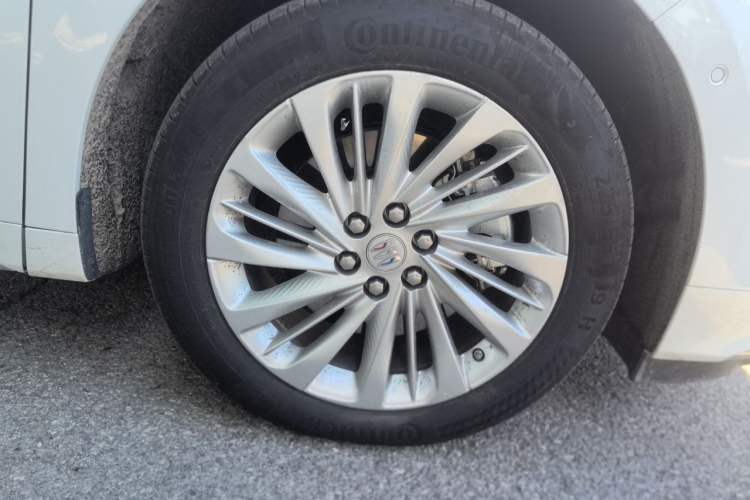 Used Buick Century 2025 2.0T Seven-Seater Yinshi Edition Right Front Wheel Hub