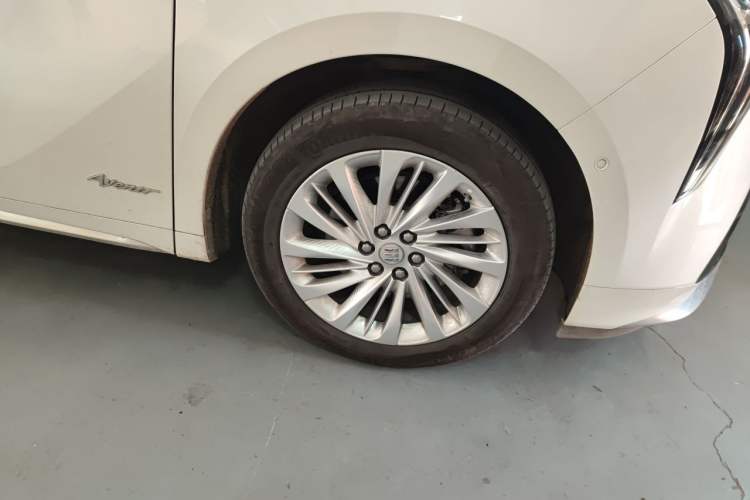 Used Buick Century 2025 2.0T Seven-Seater Yinshi Edition Right Front Wheel Hub
