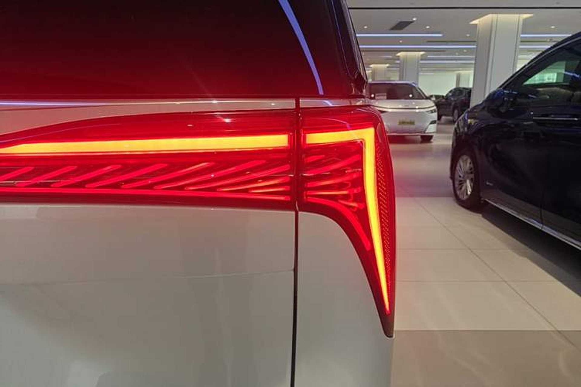 Used Buick Century 2025 2.0T Six-Seater YinShi Edition Right Rear Taillight
