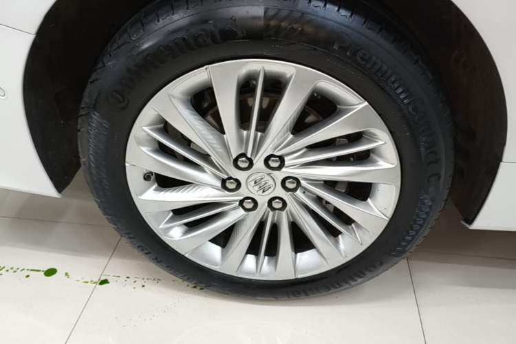 Used Buick Century 2025 2.0T Six-Seater YinShi Edition Right Rear Wheel Hub