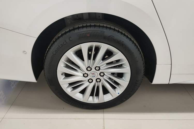 Used Buick Century 2025 2.0T Seven-Seater Yinshi Edition Right Rear Wheel Hub