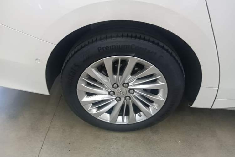 Used Buick Century 2025 2.0T Six-Seater YinShi Edition Right Rear Wheel Hub