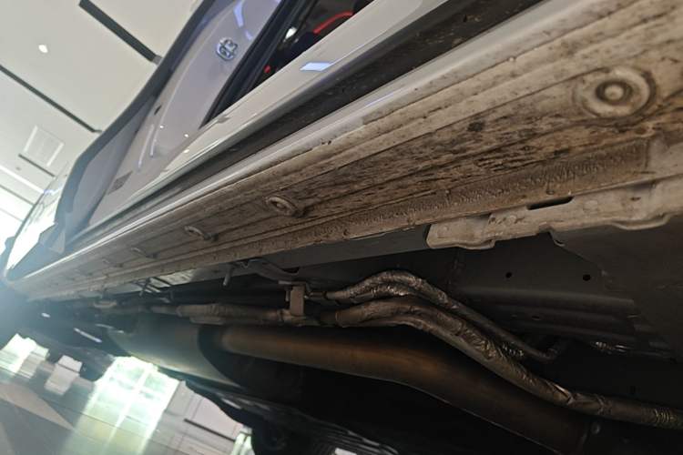 Used Buick Century 2025 2.0T Six-Seater YinShi Edition Right Side Sill