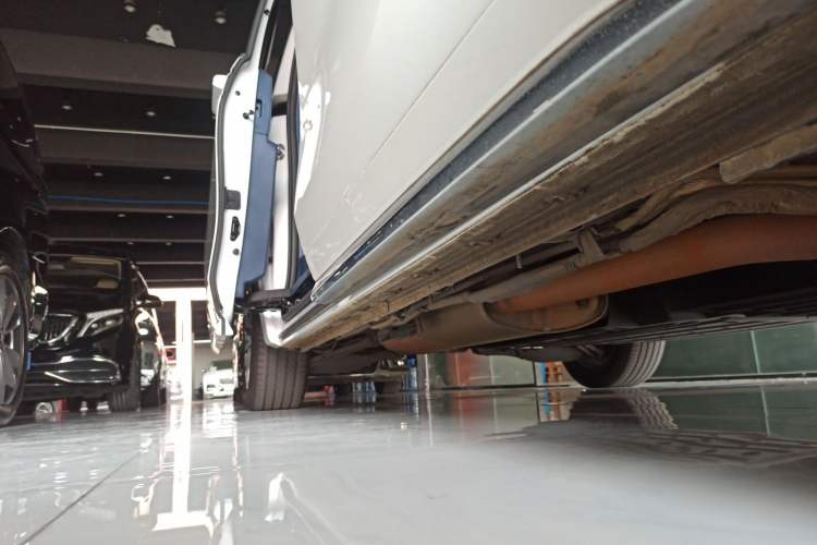 Used Buick Century 2025 2.0T Six-Seater YinShi Edition Right Side Sill