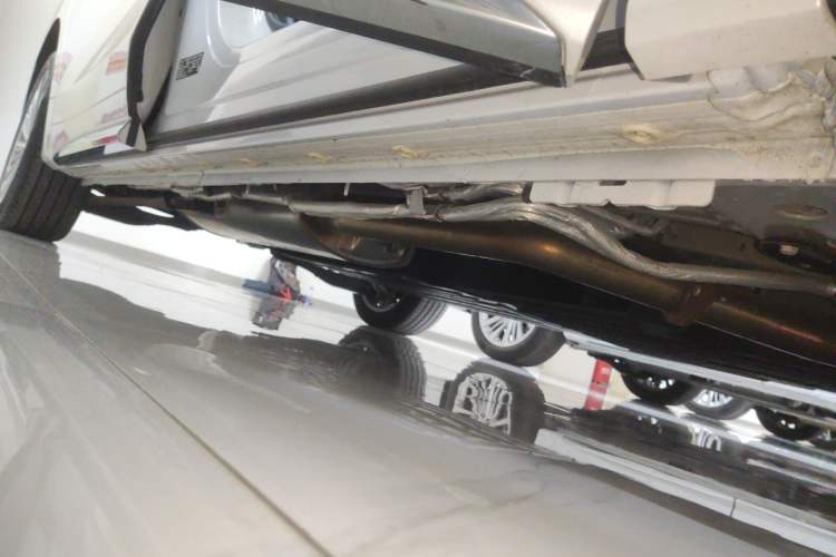 Used Buick Century 2025 2.0T Six-Seater YinShi Edition Right Side Sill