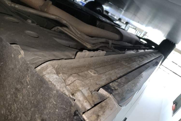 Used Buick Century 2025 2.0T Six-Seater YinShi Edition Right Side Sill