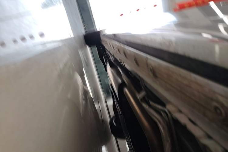 Used Buick Century 2025 2.0T Seven-Seater Yinshi Edition Right Side Sill