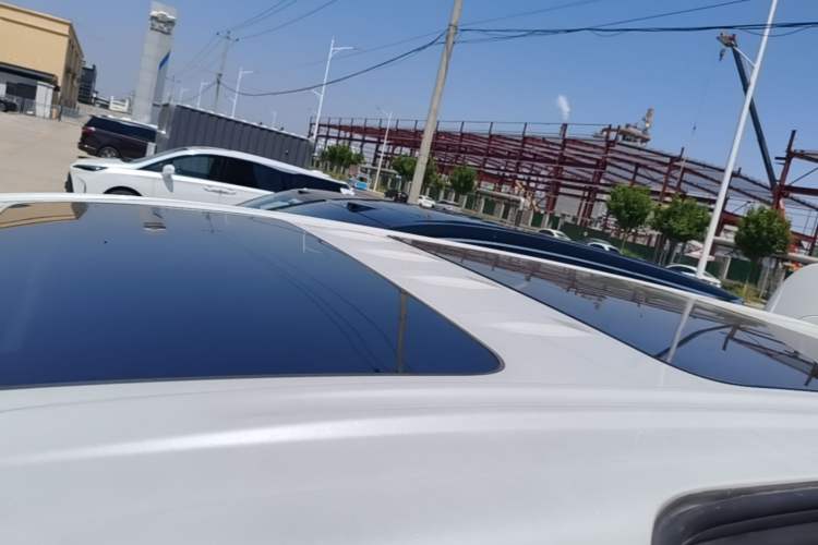 Used Buick Century 2025 2.0T Seven-Seater Yinshi Edition Roof