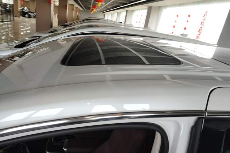 Used Buick Century 2025 2.0T Seven-Seater Yinshi Edition Roof
