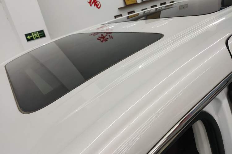 Used Buick Century 2025 2.0T Seven-Seater Yinshi Edition Roof