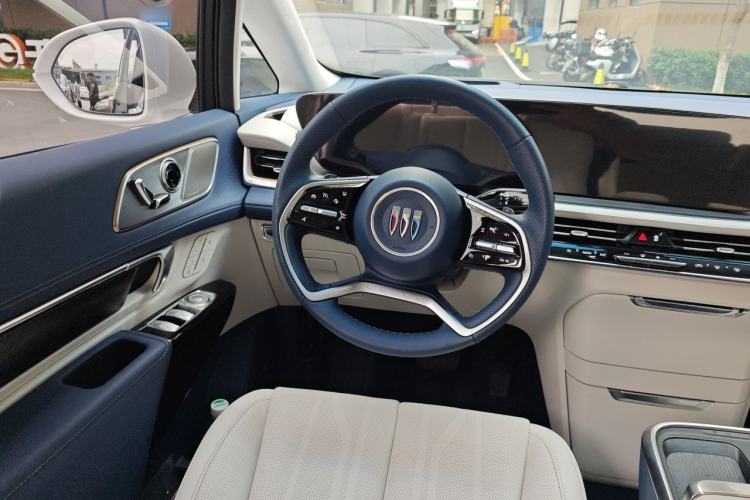Used Buick Century 2025 2.0T Seven-Seater Yinshi Edition Steering Wheel